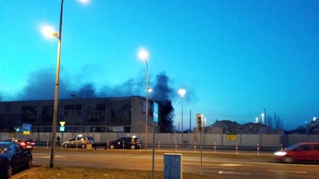 To iskry spawarki wznieciły pożar dworca – FILM, FOTO