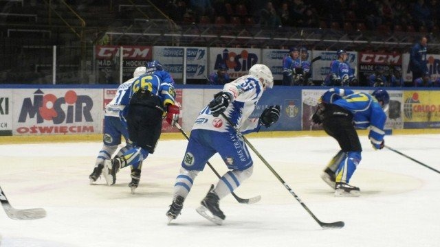 Biało – niebiescy postawili się rywalowi, ale nie przywieźli punktów
