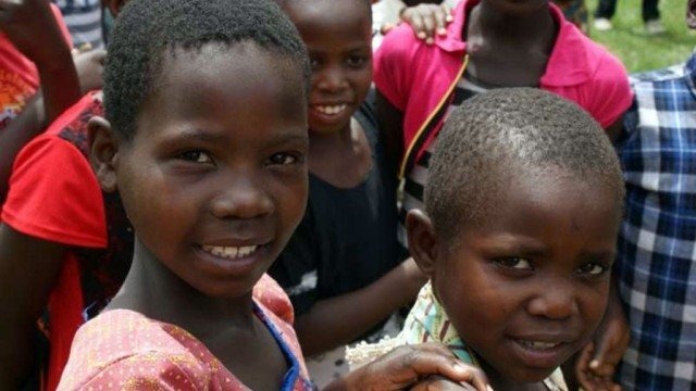 Pomagają swoim afrykańskim rówieśnikom – FOTO