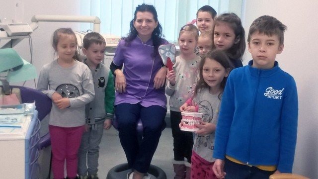 Pierwszaki odwiedziły gabinet stomatologiczny – FOTO