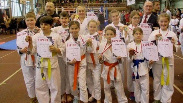 32 medale klubu z Oświęcimia i 11 klubu z Brzeszcz na gali – FOTO