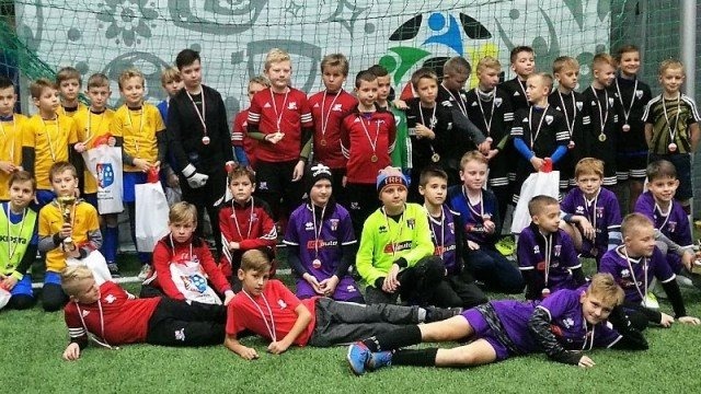 W Kętach setną rocznicę odzyskania niepodległości uczczili też piłkarze