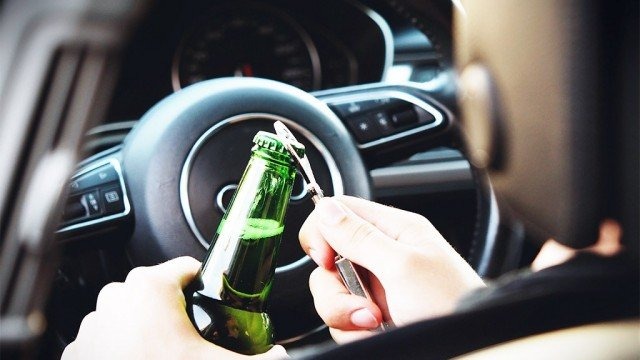 Nietrzeźwa 75-latka straciła prawo jazdy