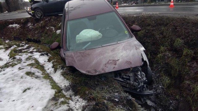 Zderzenie podczas skrętu – FOTO