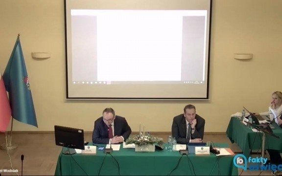 Radni jednak chcą likwidacji szkoły Trójki – FOTO