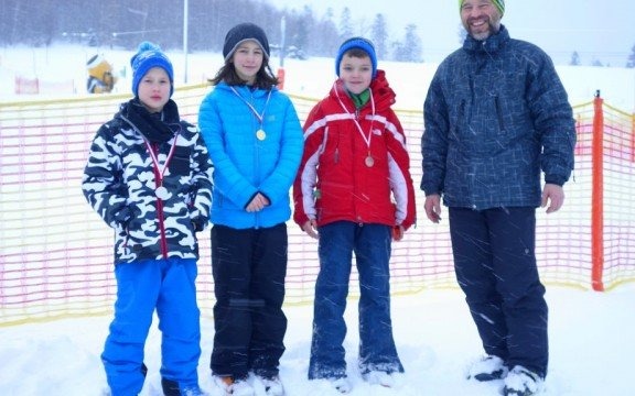 Świetnie jeżdżą na nartach i snowboardzie – FOTO