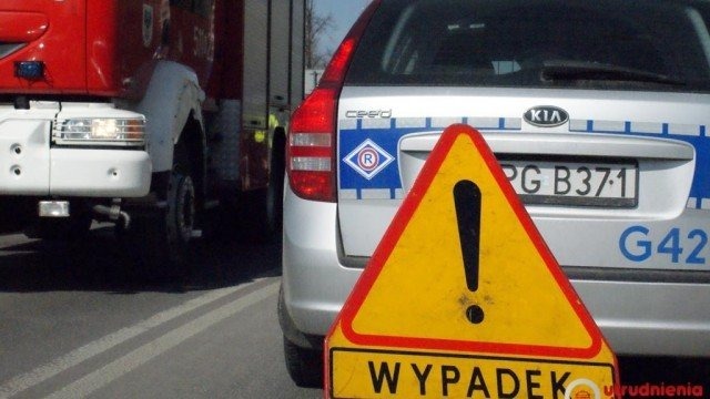 Po zderzeniu zapalił się samochód