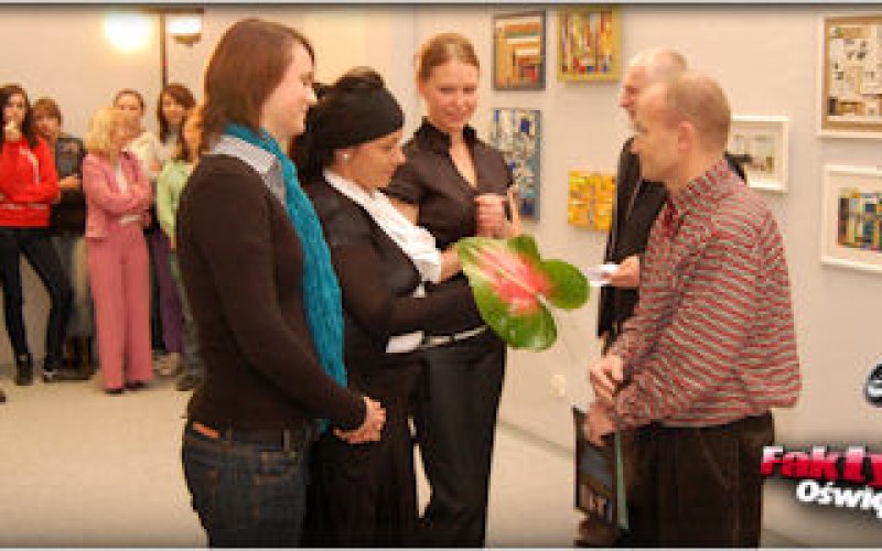 HOKEJ. Wygrana na trzy piątki