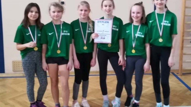Uczennice z jedenastki wygrały rywalizacje w wieloboju