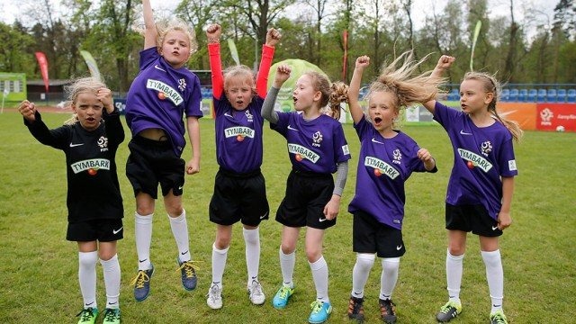 Piłka jest kobietą, czyli jak panie podbijają świat futbolu