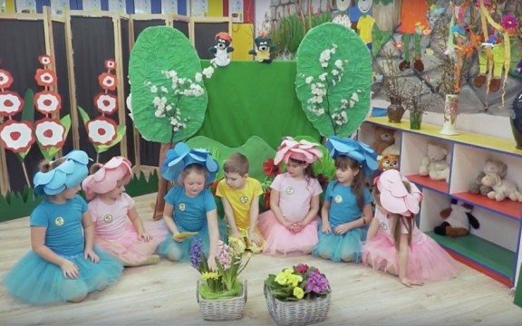 Trefiki witają wiosnę – FILM