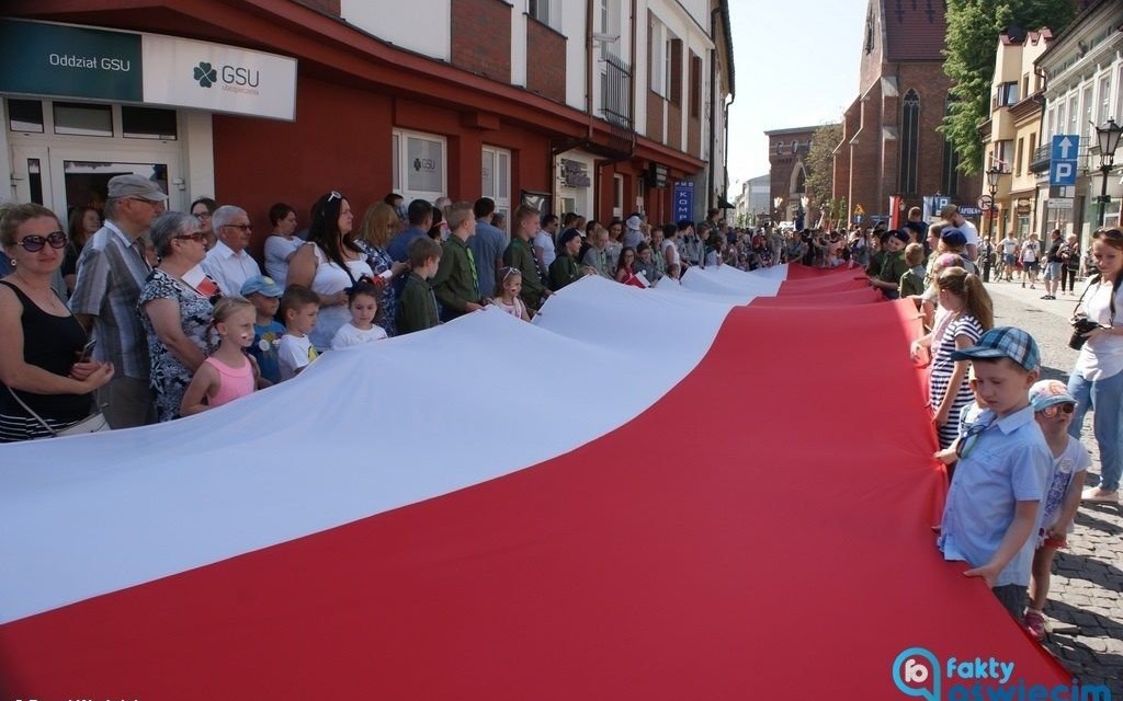 Poniosą 20-metrową flagę Polski