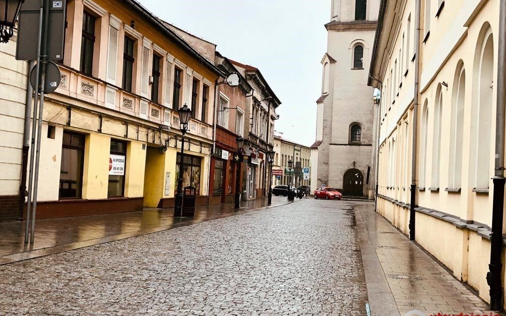 Ulicą Mayzla (w sezonie) nie przejedziesz