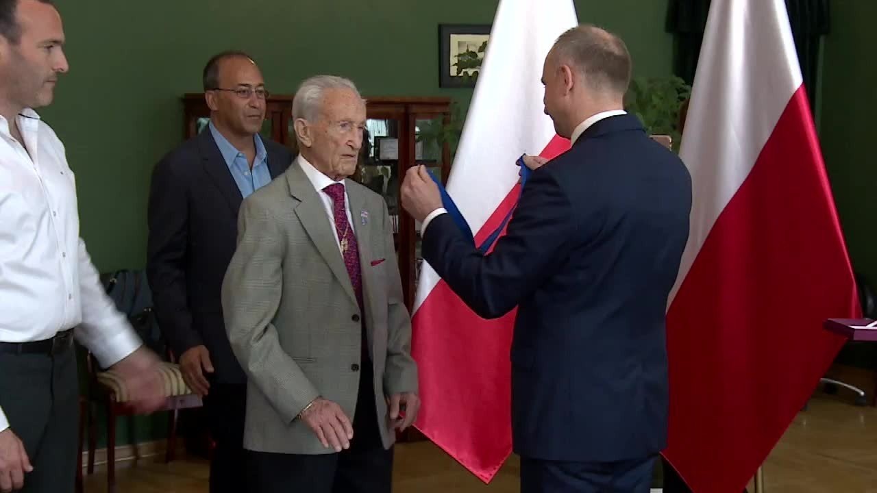 Edward Mosberg, ocalały z Holokaustu uhonorowany przez prezydenta – FILM