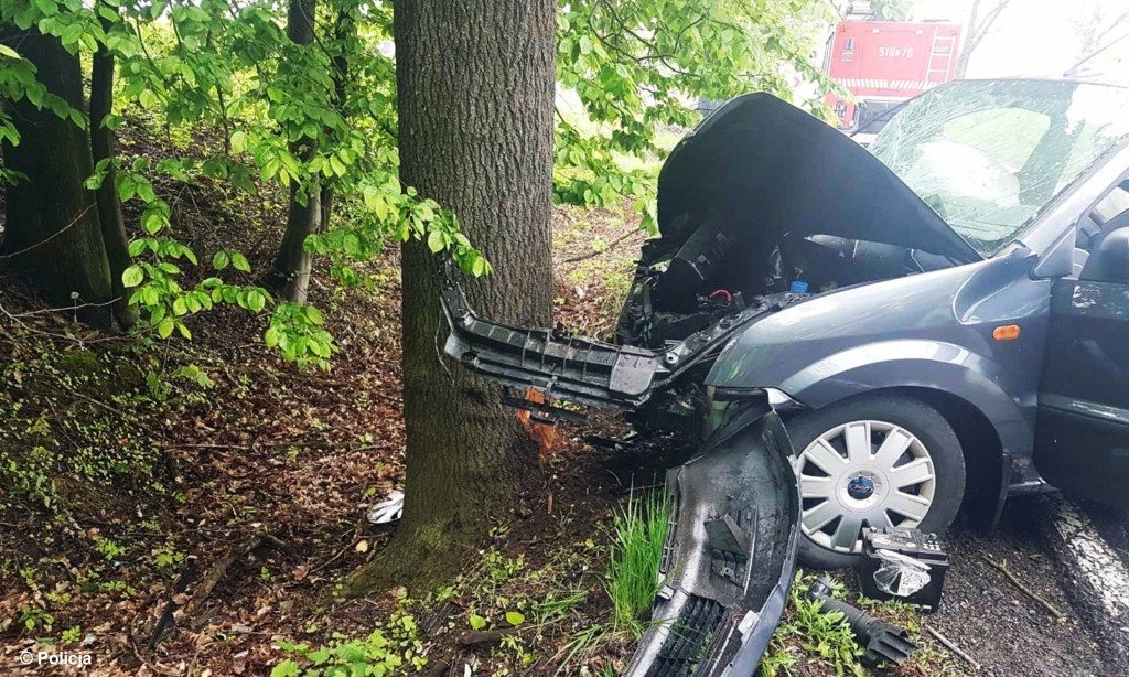 Majowy weekend na drogach: dwa wypadki i 24 kolizje – FOTO