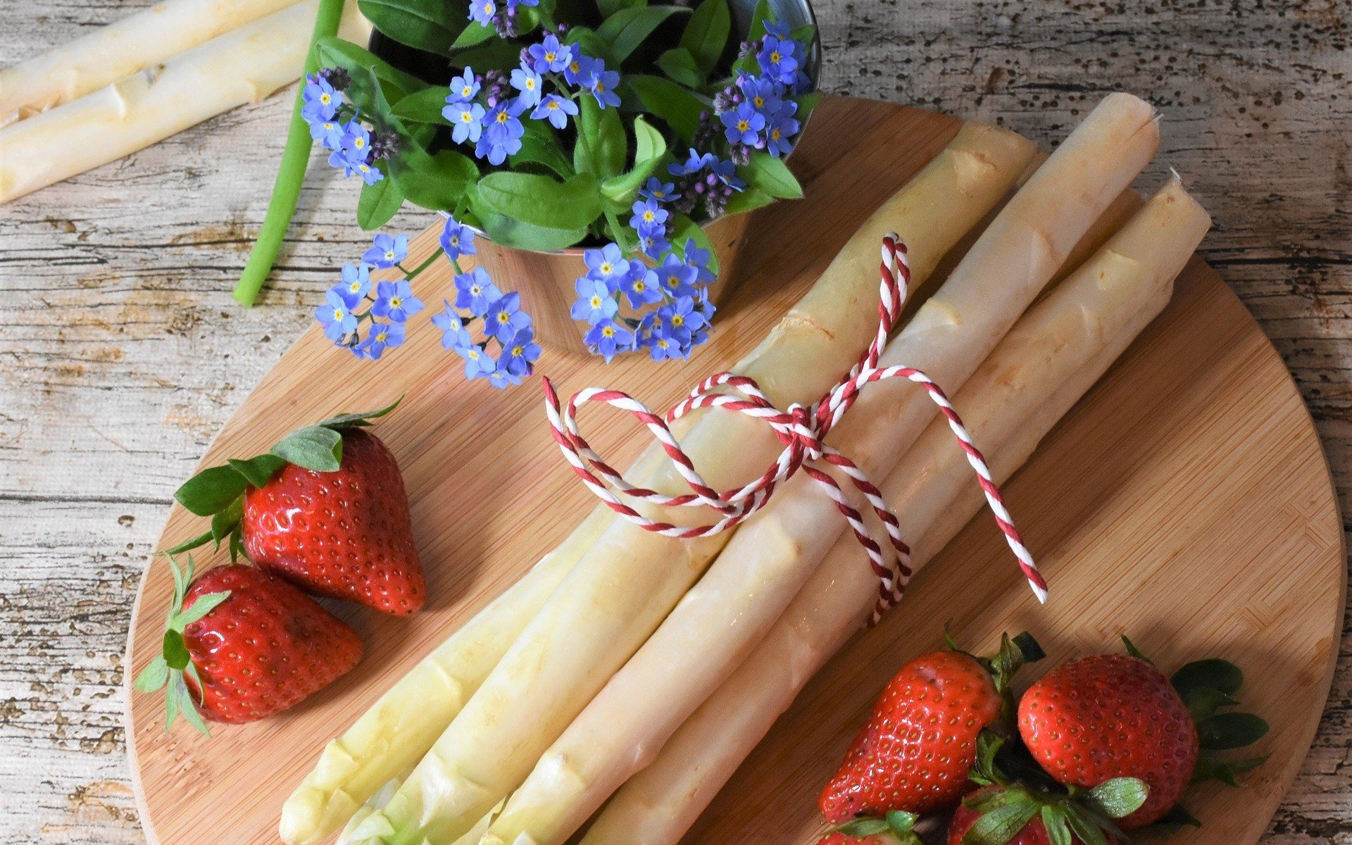 Dlaczego warto jeść szparagi?