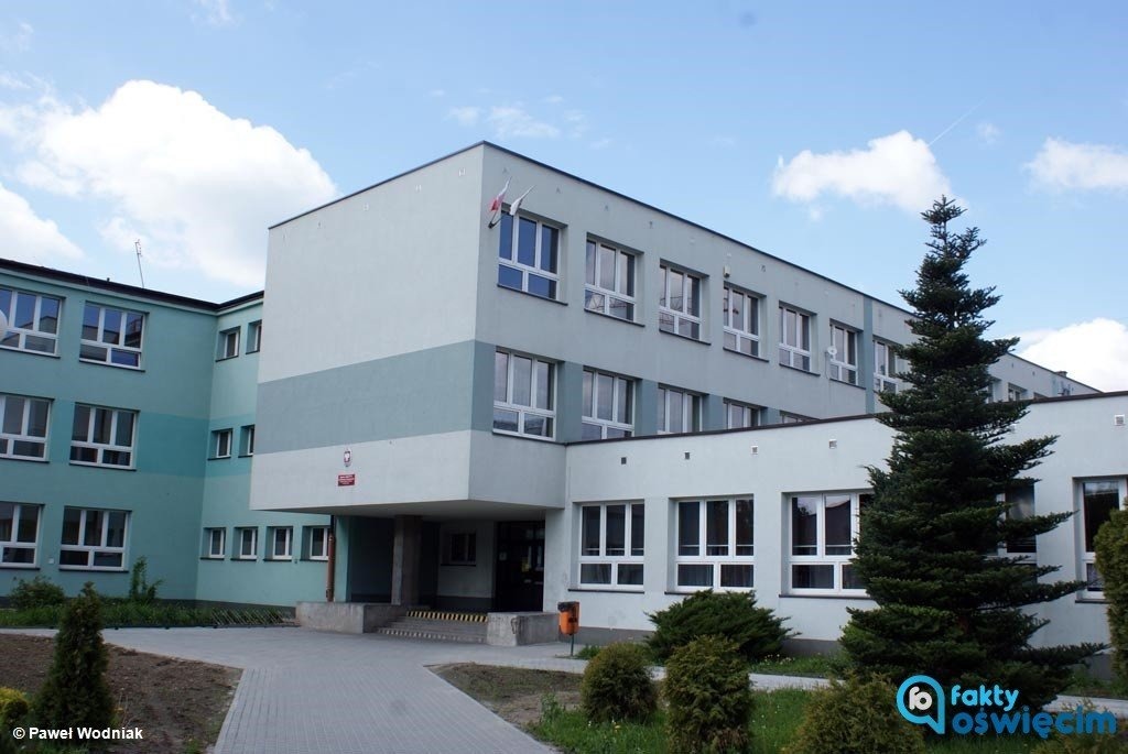 Policjanci pilnowali szkół