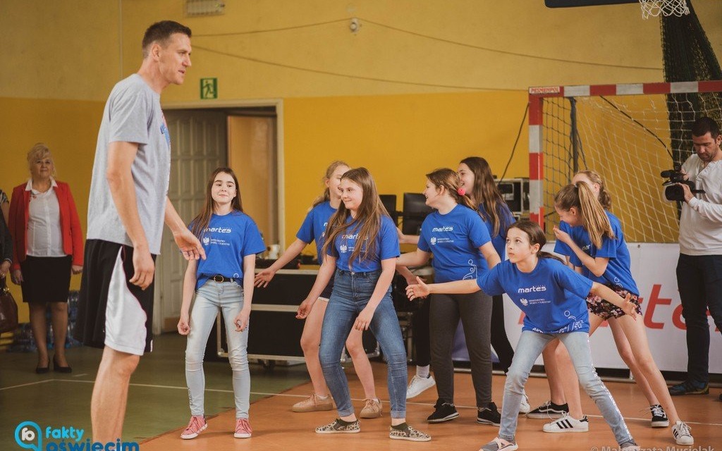 Pierwszy Polak w NBA spotkał się z uczniami – FOTO