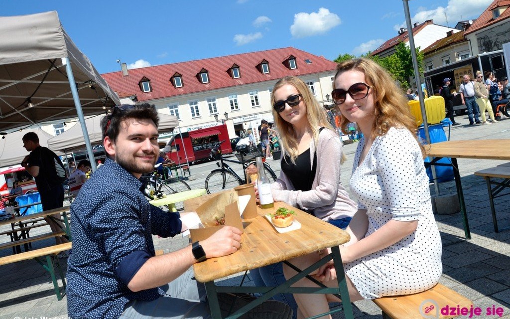 Kuchnie świata w food truckach – FILM, FOTO