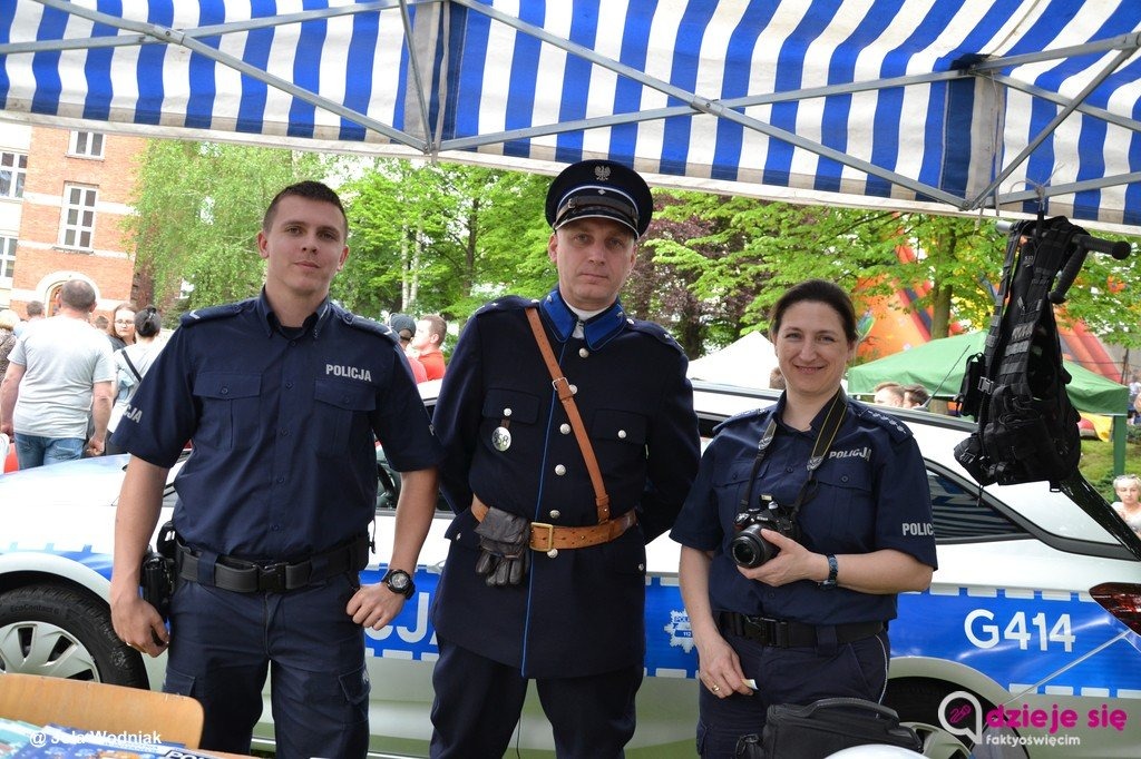 Policjanci przenieśli się w czasie – FOTO