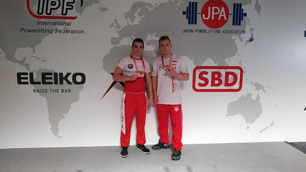 Kęczanin mistrzem świata w wyciskaniu – FILM