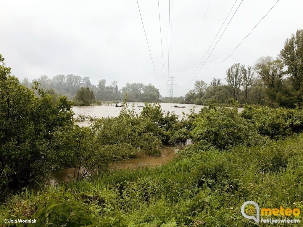 Zrzuty wody ze zbiornika w Porąbce w normie