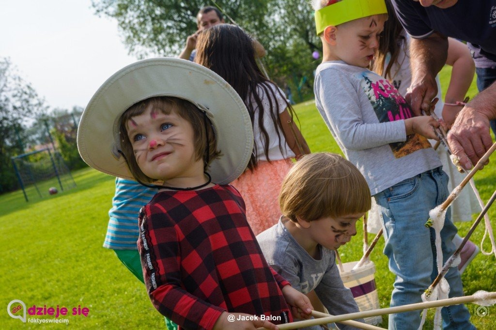 Indianie i kowboje opanowali miejską Trójkę – FILMY, FOTO