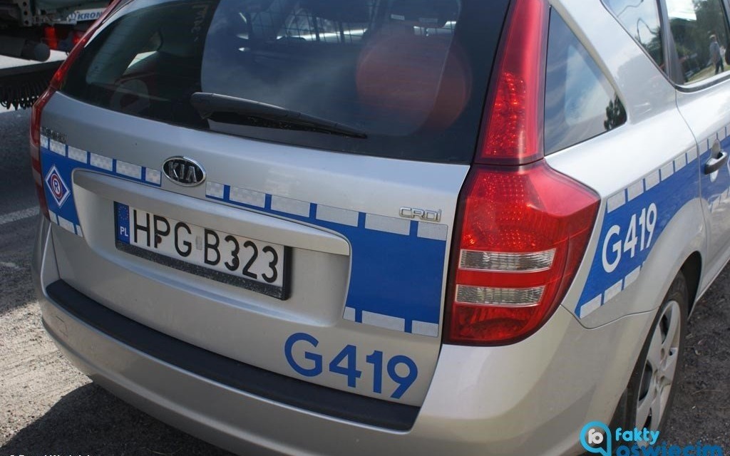 W drodze po piwo skasowali słup energetyczny