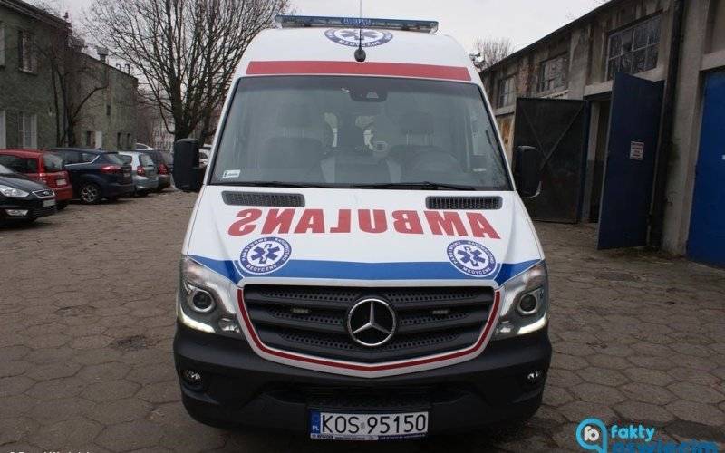 Uczeń wypadł z okna w szkole – PILNE