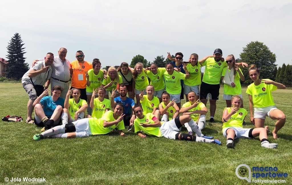 Kim są drugoligowe Iskierki? – FILM