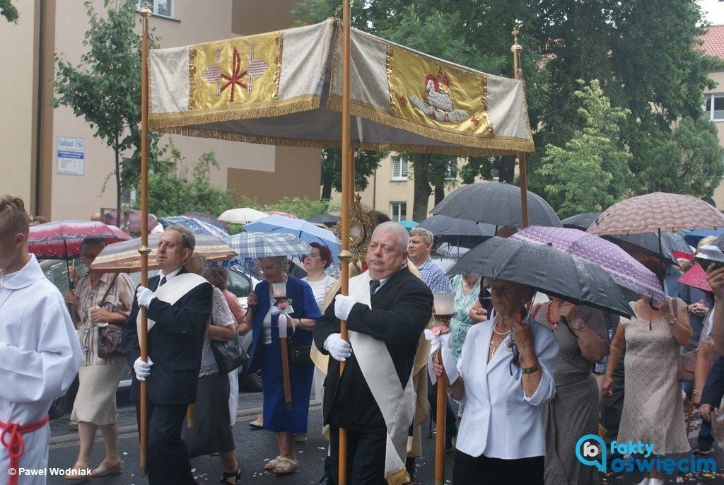 Dziś Boże Ciało. Procesje na ulicach – FILM, FOTO