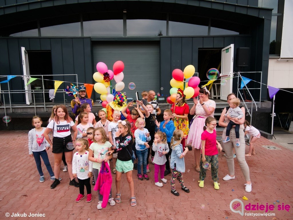 Cyrk w ogrodzie, czyli letnia impreza – FILM, FOTO