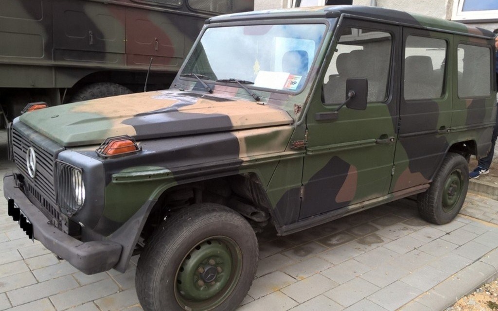 Do kupienia powojskowe pojazdy, sprzęt i złom – FOTO