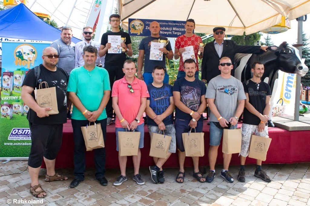 Znamy nowych mistrzów w dojeniu krowy – FOTO