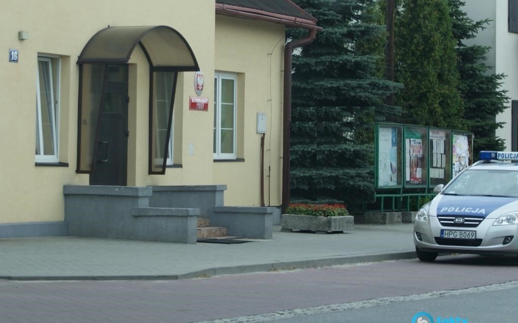 Burmistrz przekazał działkę pod parking dla komisariatu