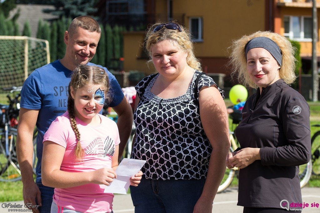 Bawili się i pomagali małej Lence – FILM, FOTO