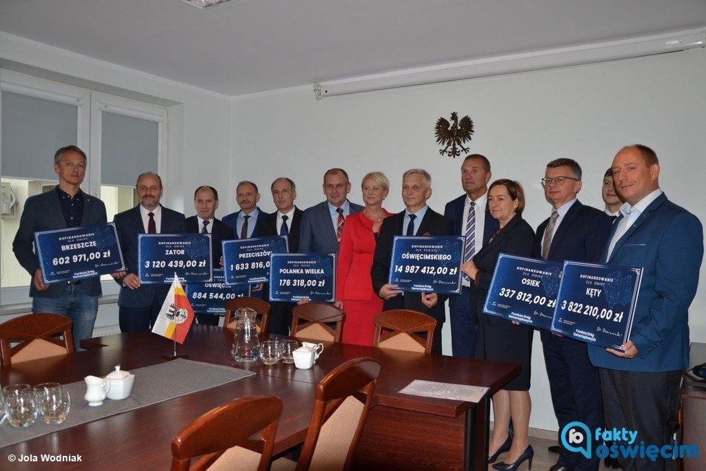 Miliony popłyną do powiatu na modernizację dróg – FILM, FOTO