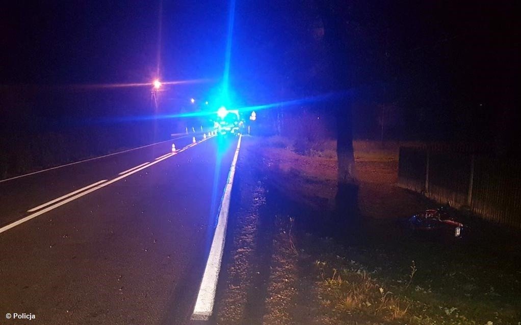 Zahaczył motocyklistę osobówką – FOTO