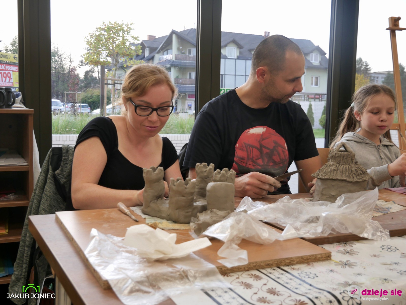 Tworzyli glinianą makietę rynku – FOTO