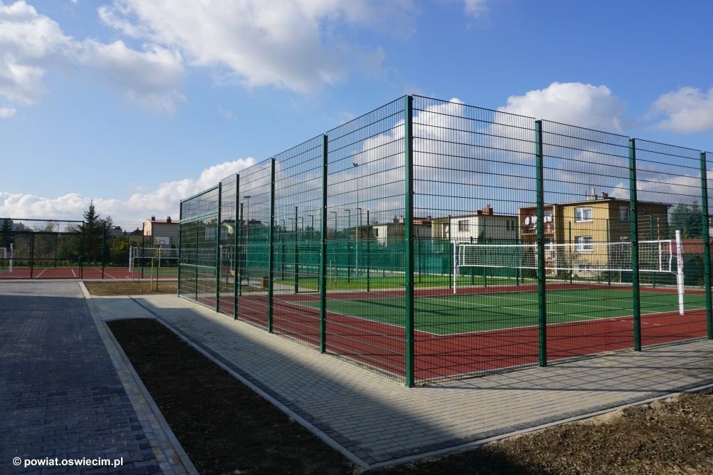 Kompleks boisk cieszy już uczniów Wyspiana – FOTO