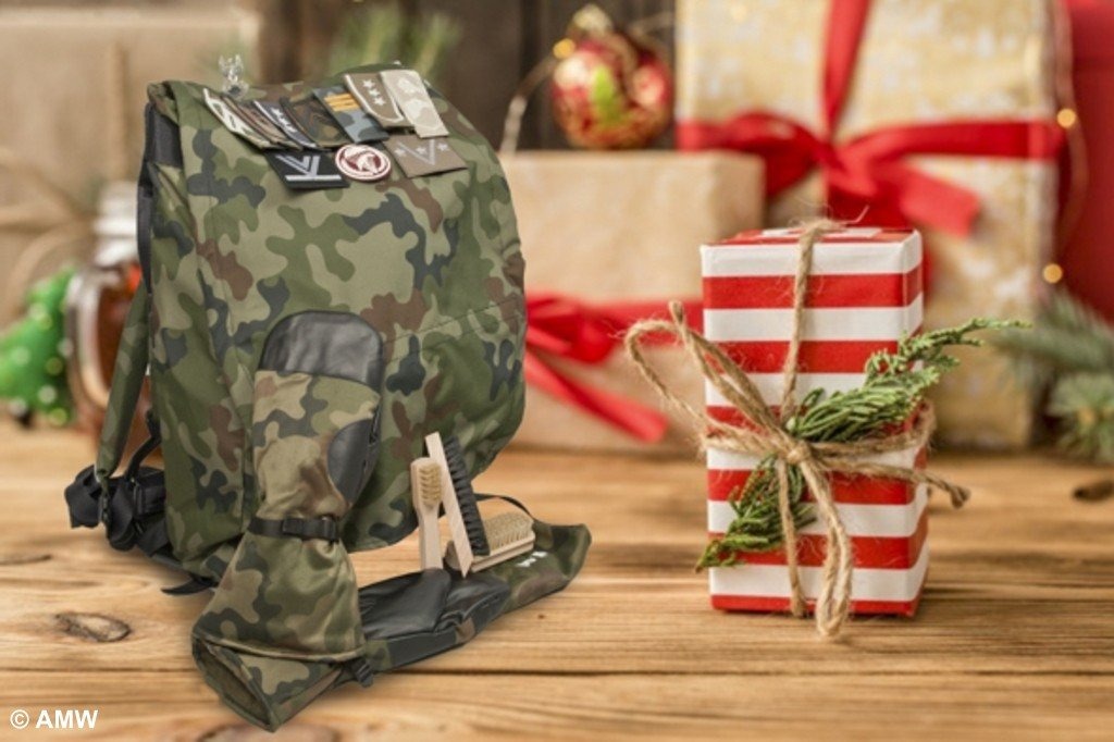 AMW wietrzy magazyny, na święta – FOTO