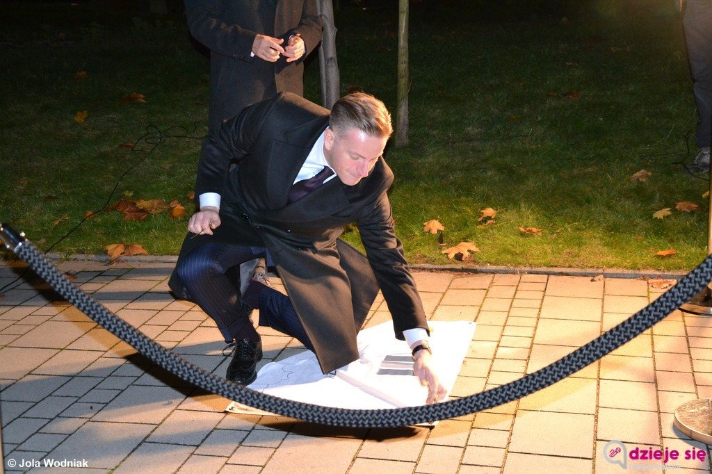 Szczepan Twardoch ma swoją tablicę w Alei Pisarzy – FILM, FOTO