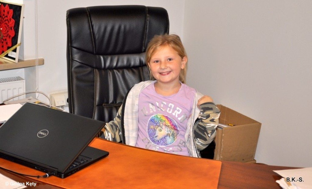 Uczniowie z Malca odwiedzili kęcki magistrat – FOTO