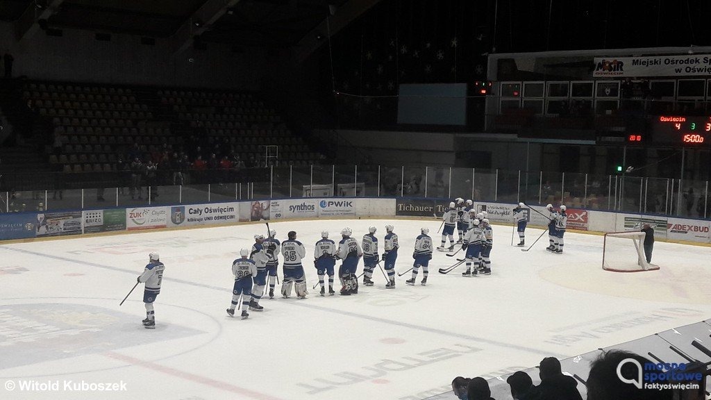 Czwarta wygrana z rzędu biało-niebieskich – FILM