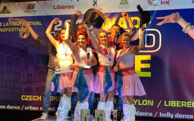 Taniec to ich sposób na życie – FILMY, FOTO