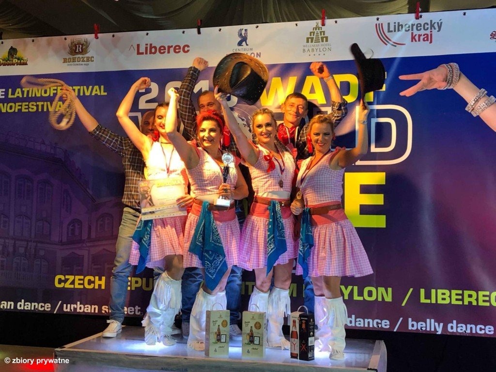 Taniec to ich sposób na życie – FILMY, FOTO