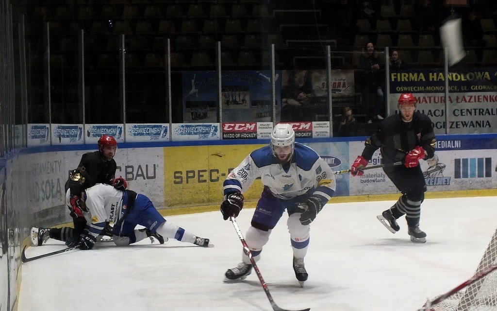 Drugie w tym sezonie wysokie zwycięstwo Re-Plastu Unii z Comarchem Cracovią – FOTO