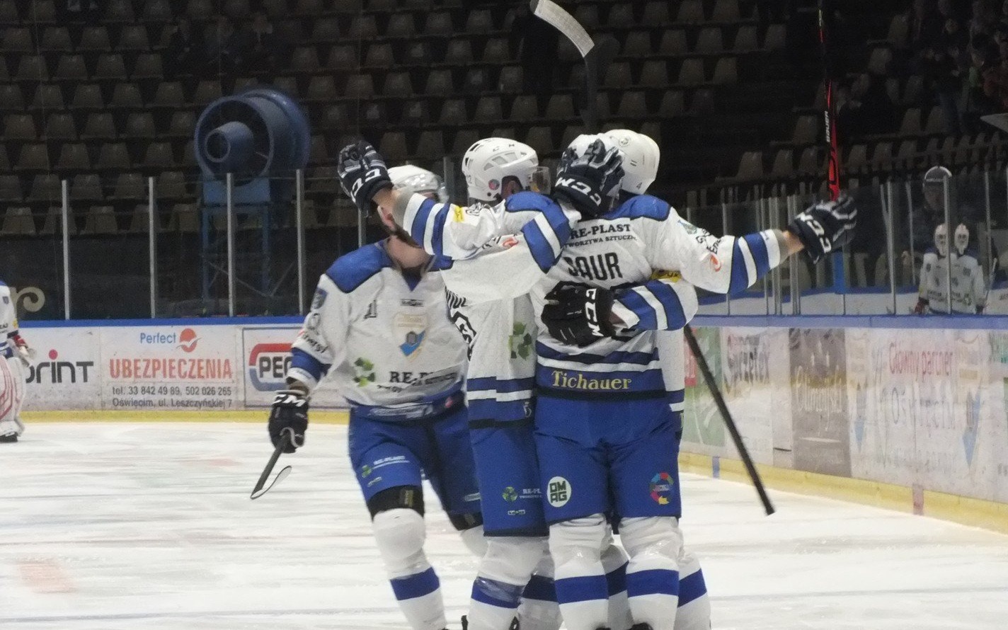 Dwie wygrane tercje, jedna słabsza. Trzy punkty w Oświęcimiu – FOTO