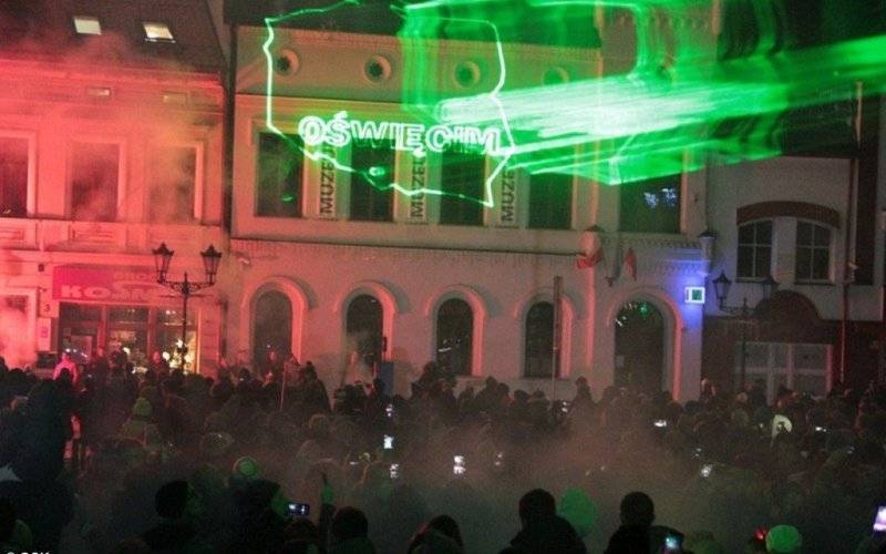 Nie będzie sylwestrowych sztucznych ogni i laserów – FILM