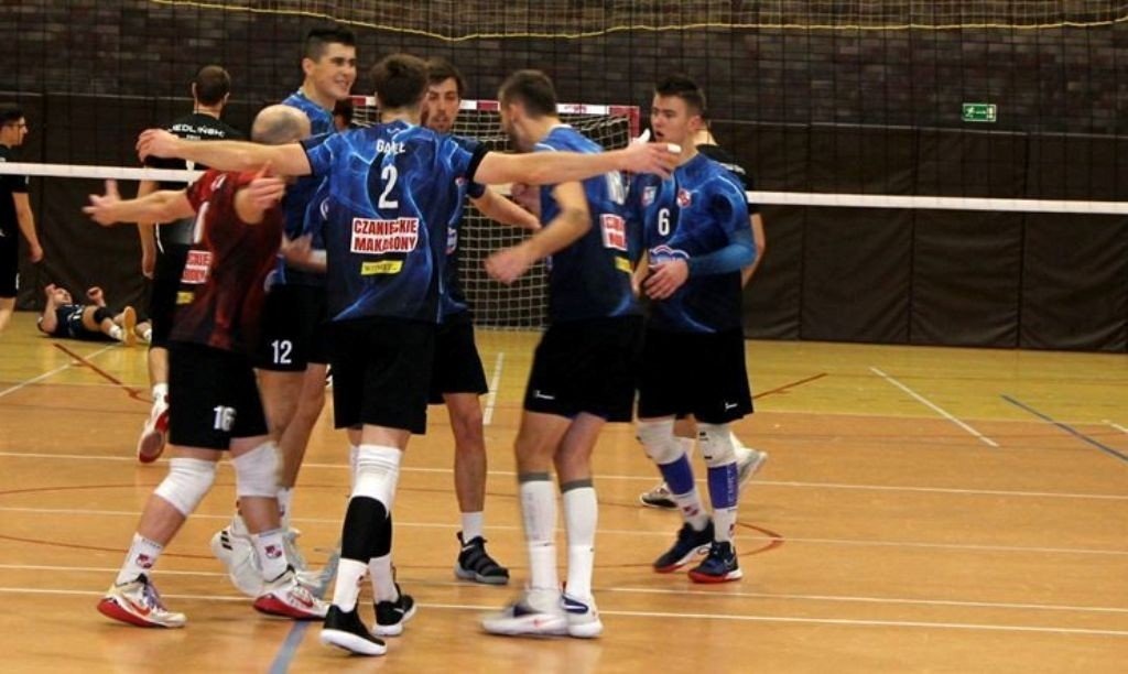 Seniorzy UMKS Kęczanin Kęty mają za sobą dziewięć kolejek